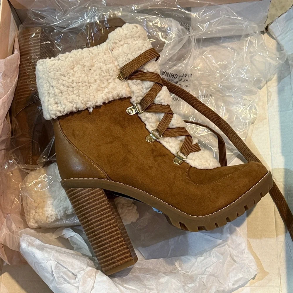 NEW BCBGeneration Palli Faux Fur‎ Booties